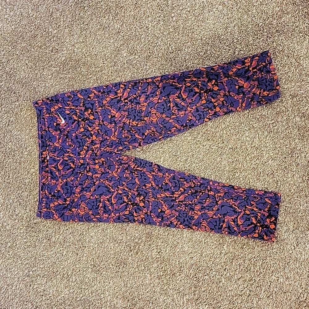 Nike Abstract Capri Leggings